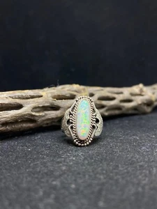 Handgefertigter indianischer Navajo weißer Feueropal Sterlingsilber Ringgröße 7,5 - Bild 1 von 10