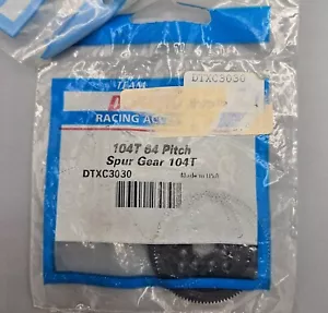 DuraTrax Spur Gear 64P 104T - DTXC3030 - Picture 1 of 2