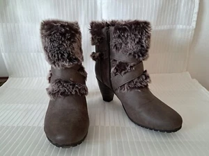 Stiefelette mit Fell, mit Reißverschluss, Absatz ca. 7cm, wenig getragen - Bild 1 von 9