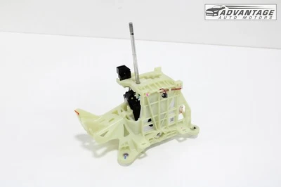 Mitsubishi Mirage 2017-2024 transmisión automática palanca de cambios OEM Foto 1 de 4