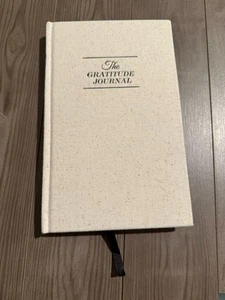 Gratitude Journal - Journey to intentional self-care and wellness - Foto 1 di 9