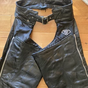 Diamond Plate Buffalo BLACK GENUINE Leather Motorcycle Chaps Pants sz  M - Picture 1 of 4