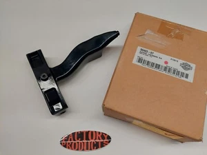 GENUINE HARLEY DAVIDSON RH Footboard Support 50403-07 - Picture 1 of 5