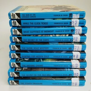 Lot of 8 Hardy Boys hardcover books. 1, 3, 4, 5, 6, 7, 10, 11, 28 - Bild 1 von 9