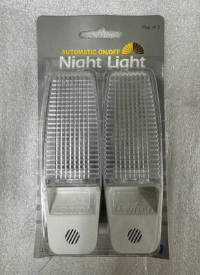 Paquete de 2 luces nocturnas con sensor de amanecer/own automático Leviton blancas 4W - ¡Nuevo! Foto 1 de 4