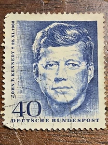 Estampilla de colección 1964 JFK primer año aniversario de la muerte, Alemania - emitida por Berlín, usada - Imagen 1 de 3