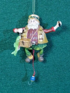   Weihnachten Fischer Ornament Weihnachtsmann Angeln Bewegung hält Fisch - Bild 1 von 6