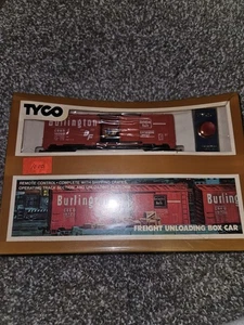 NIB Tyco HO Scale FREIGHT UNLOADING BOX CAR w/Remote Control BURLINGTON Sealed - Picture 1 of 5