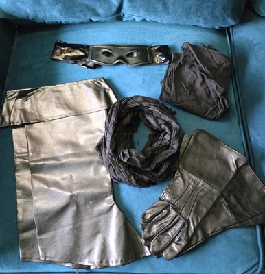 Halloween Men's L Pirate Boot Covers Gloves Mask Head Scarf Long Sash Waist Head - Image 1 of 4