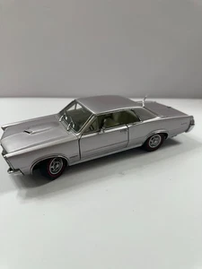 Danbury Mint 1965 Pontiac GTO Silver Diecast Car 1:24 Scale with Box - Picture 1 of 6