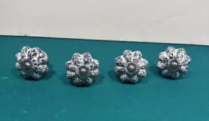 Set 4 pomelli per cassetti in ceramica - floreale 2” blu invecchiato bianco stile vintage - Foto 1 di 3