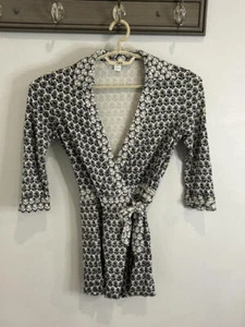 Diane Von Furstenberg Black Cream Silk Print Shorts Romper 3/4 Sleeve Wrap 8 - Picture 1 of 14