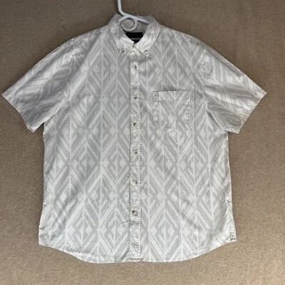 Banana Republic Men Size L Pin Stripe Slim Fit Short Sleeve Casual Shirt - Image 1 of 4