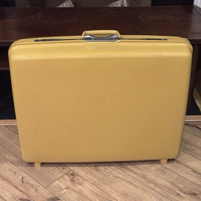 Vintage LARGE SAMSONITE SATURN Hard Shell SUITCASE  1960s-70'S W/ Key! 25x20x7 - Image 1 of 4