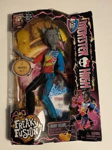 Monster HIGH Freaky Fusion Freaky Fusions Neighthan Rot Figure NIB - Picture 1 of 7