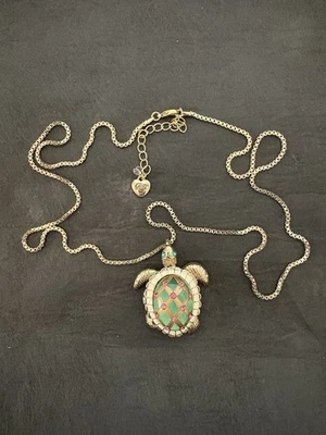 Collar Tortuga Verde Betsey Johnson Sea Excursion Foto 1 de 2