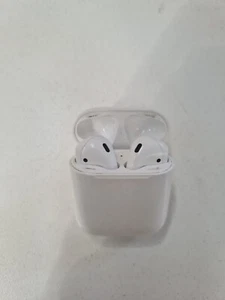 Genuine Apple AirPods(2nd generation) Charging Case - Photo 1 sur 3