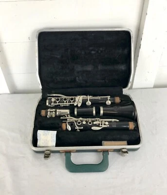 Bundy Selmer Resonite Clarinet w/ Case. Repair Project - Image 1 of 4