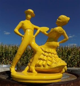 Yellow MCM Spanish Flamenco Dancers TV Lamp, Gold Midcentury Television Light, - Picture 1 of 10