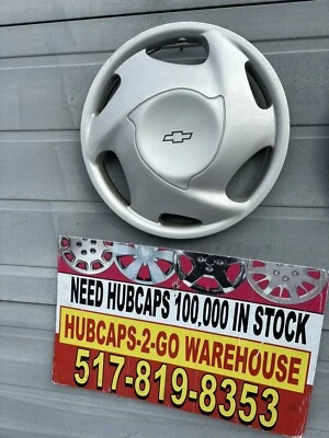 Chevrolet Geo Prism 1997-02 tapacubos 14” 1 usado con defectos de pintura OEM P/N 10280958 Foto 1 de 4