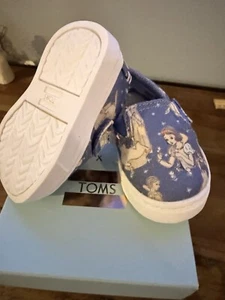 TOMS Youth Luca Disney Snow White slip on shoes Size 2T Never Worn. NIB. NWT - Picture 1 of 10