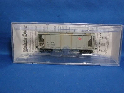HO Scale Kadee 8328 Milwaukee Rd PS-2 2 Bay Covered Hopper   #99746    mne - Image 1 of 4
