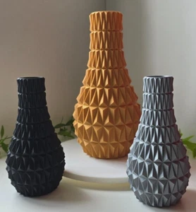 Vase with Beautiful Geometric Detail - 3D Printed - Silver - Picture 1 of 2