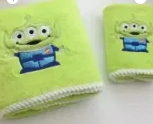 Juego de toallas de baño Disney Toy Story Space Aliens 2 piezas nuevo - Imagen 1 de 2