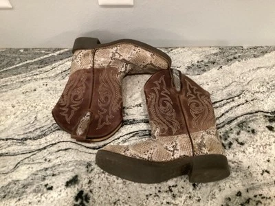 Botas occidentales de cuero con estampado de pitón exótico caimán 2 D Cody James 43125 para niños Foto 1 de 4