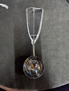 Versatile 18/8 Stainless Steel Trigger Scoop Ideal for Ice Cream & Cookie Dough - Picture 1 of 5