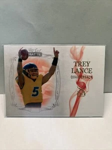 Tarjeta de novato Wild Card 2021 mate Trey Lance Smoking Guns MSG-6 RED FLAME - Imagen 1 de 1