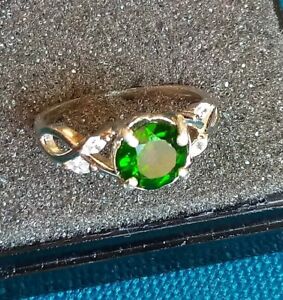 Brilliant Round Cut Extreme Green chrome diopside 925 ring & White CZ Marquis.