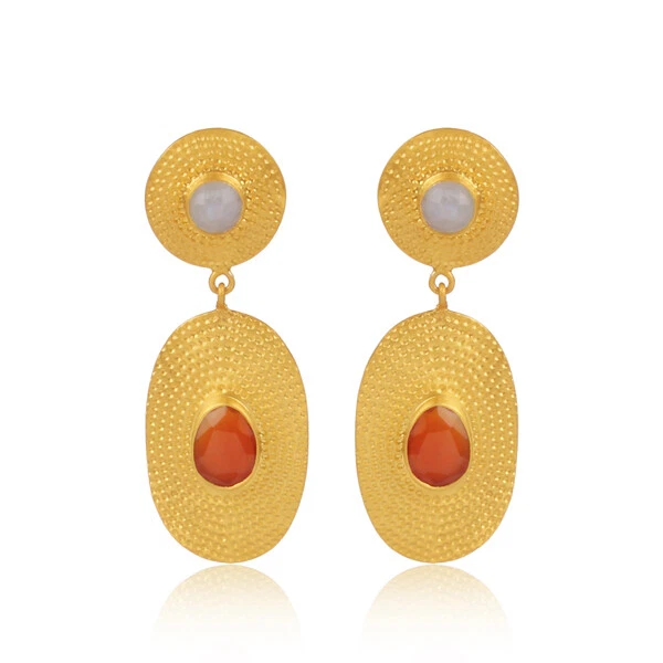 Pendientes enchapados en oro hechos a mano con piedras preciosas de ónix rojo con piedra lunar arco iris para mujer Foto 1 de 4