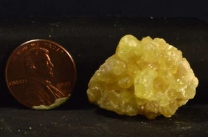 #10.007 Cristalli di zolfo su matrice - dal Messico o dal Nevada - Foto 1 di 6