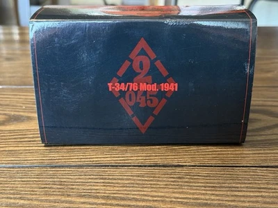 MIB DRAGON ARMOR CYBER HOBBY EXCLUSIVE RUSSIAN T-34/76 TANK 116TH BRIGADE, 60158 - Image 1 of 4