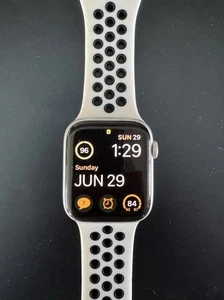 Apple Watch Series 6 GPS 44mm - Zdjęcie 1 z 9