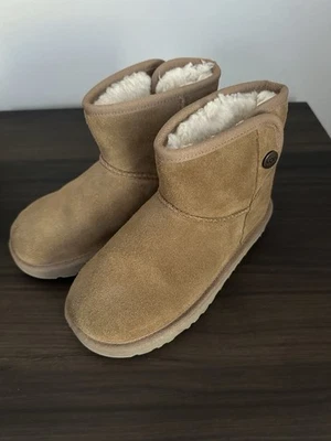 Botines Ugg Niñas Marrón Claro Talla 1 Usados en Excelente Condición Foto 1 de 4