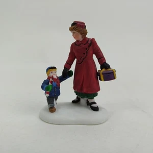 Dept 56 Tornando a casa per le vacanze 58896 SOSTITUZIONE statuina donna e bambino SOLO - Foto 1 di 16