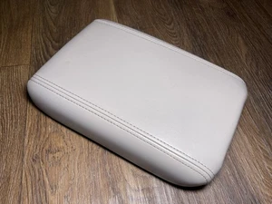 07-17 Traverse Acadia Enclave Outlook Center Console Lid Arm Rest Light Gray - Foto 1 di 4