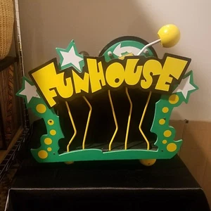 Wolfs Magic Funhouse - Bild 1 von 10