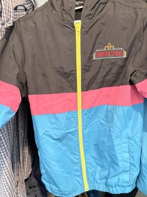 UNIVERSAL STUDIOS RETRO HOODED WINDBREAKER BLUE BLACK PINK XS ADULT K137 Preowne - Image 1 of 2