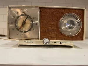 Radio Reloj De Colección Ge General Electric Modelo C1470-B Baquelita Bastón Correas Funciona - Imagen 1 de 23