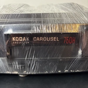 Kodak Carousel 750H Slide Projector With Remote Currently Untested Sold As Is - Picture 1 of 7