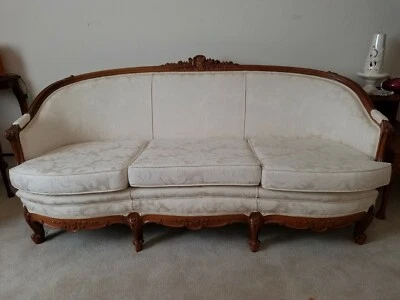 Sofá y silla antiguos de una finca exclusiva, alrededor de 1930, perfecto estado Foto 1 de 4