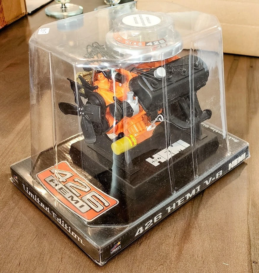 Liberty Classics **426 HEMI V8 ENGINE - MOVING PARTS - 1:6 SCALE** Brand New - Image 1 of 1