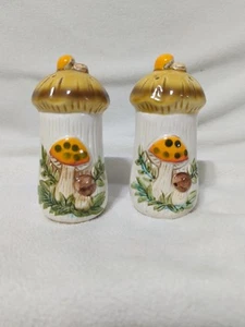 Merry Mushroom Salt & Pepper Shaker Set MCM 1970s Sears Roebuck Vintage - Picture 1 of 9