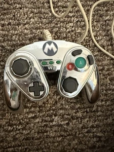 New PDP Wired Fight Pad Controller for Wii U - METAL MARIO Chrome GameCube Style - Picture 1 of 6
