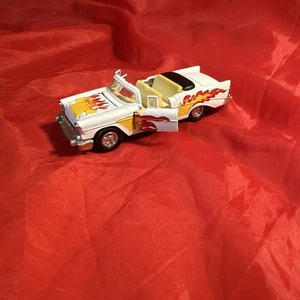 DIE CAST '57 CHEVROLET CHEVY CONVERTIBLE CAR WHITE W/FLAMES - Picture 1 of 6