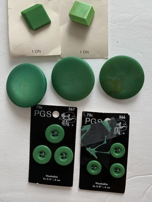 Vintage 11 MIXED Emerald GREEN BUTTONS Bakelite PLUS - Image 1 of 4