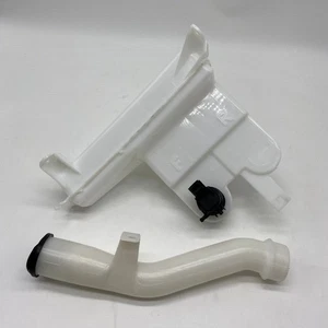 Winshield Washer Reservoir Tank W/ Motor&Pipe for Toyota Hilux Vigo 85315-0K010 - Picture 1 of 7